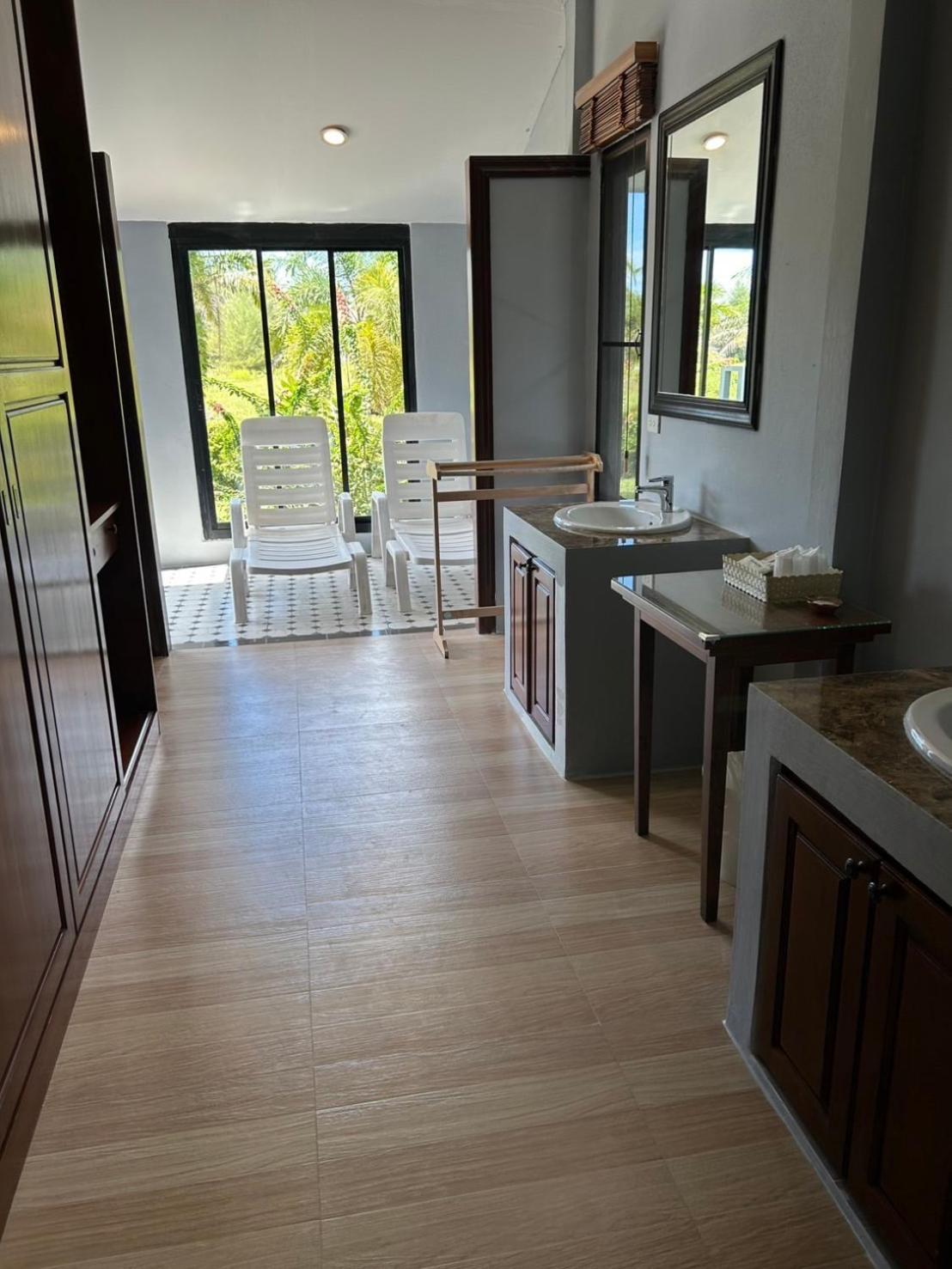 The Hip Resort @ Khao Lak Bang Sak Exterior foto