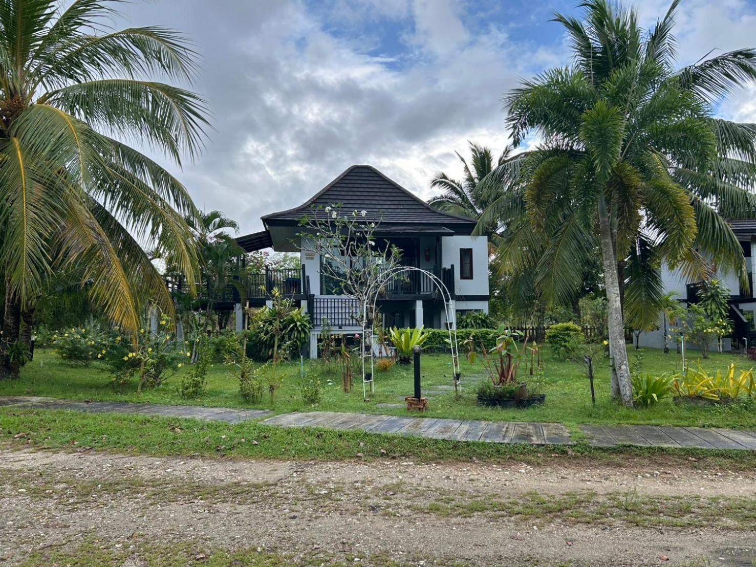 The Hip Resort @ Khao Lak Bang Sak Exterior foto
